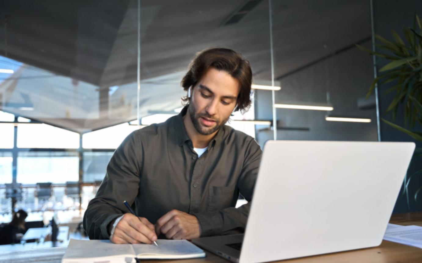 Séance de travail sur l'optimisation éditoriale